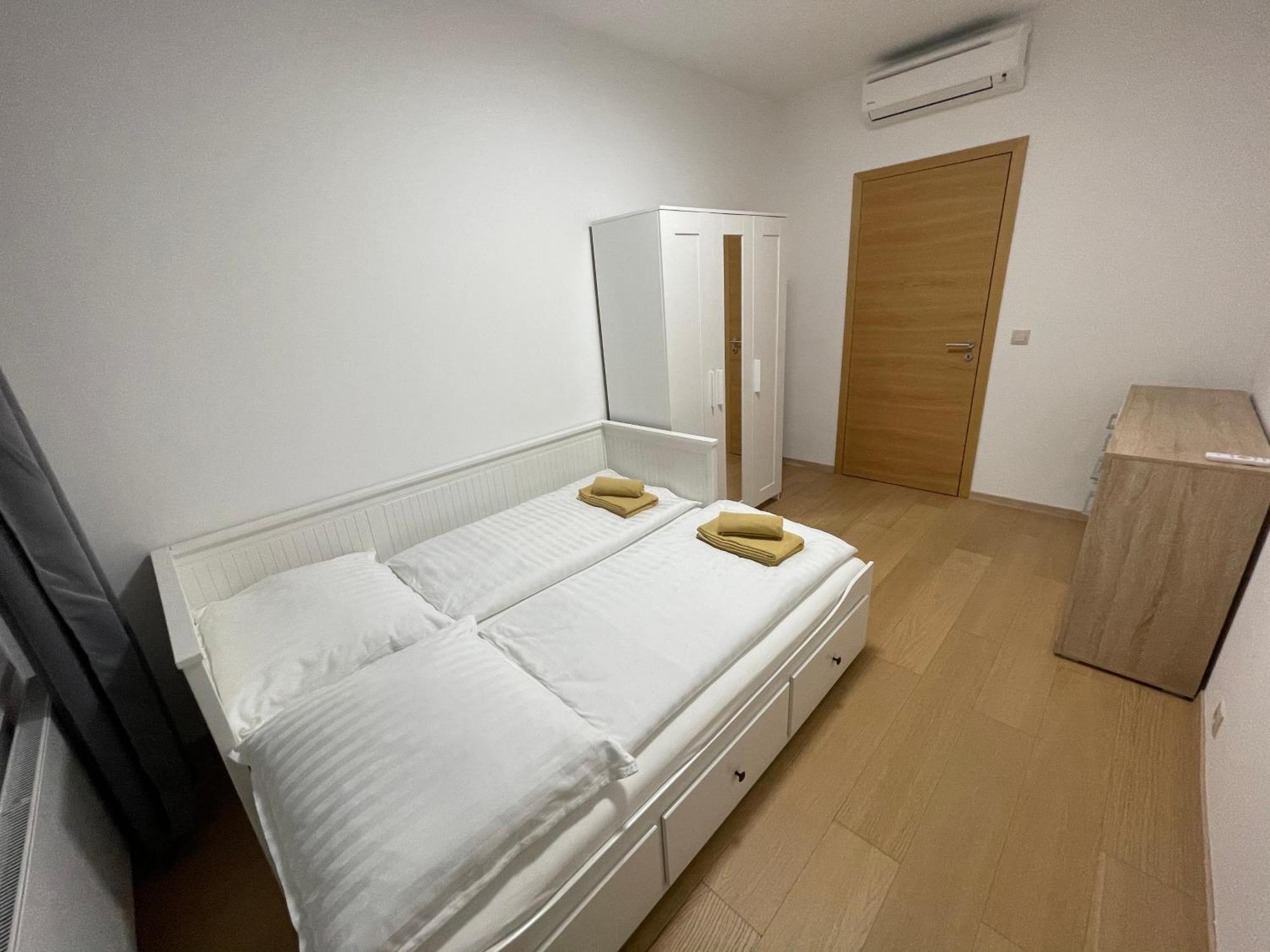 Sag Panorama City Apartment 3 Rooms Free Parking Free Wifi Bratysława Zewnętrze zdjęcie